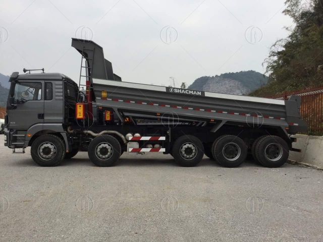 Xe ben Shacman 5 chân 20T được trang bị động cơ Weichai WP10.340E32