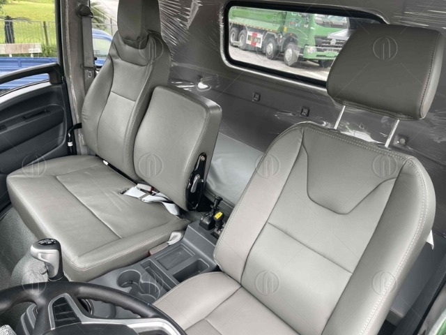 Xe ben TMT Howo 8.6 tấn Sinotruk được thiết kế với khoang cabin rộng rãi