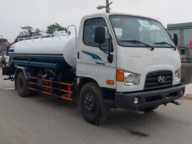 Xe bồn chở nước tưới của Hyundai 18 khối