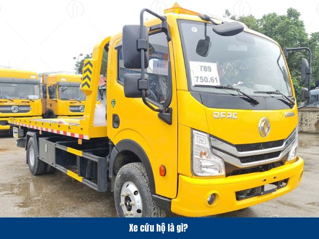 Xe cứu hộ được lắp đặt những thiết bị chuy&ecirc;n dụng cho việc cứu hộ