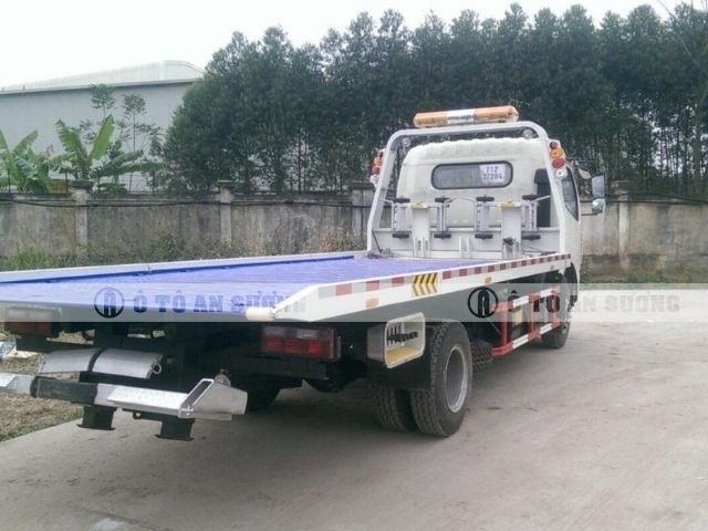 Xe cứu hộ giao thông Dongfeng 2 chức năng với sàn trượt được trang bị hai tính năng