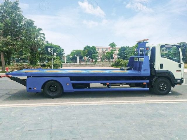 Gi&aacute; xe cứu hộ giao th&ocirc;ng isuzu 2 chức năng s&agrave;n 5m6