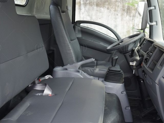 Xe cứu hộ 2 chức năng Isuzu QL1073 được trang bị khoang cabin tiện nghi