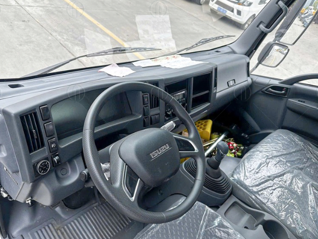 Xe cứu hộ 2 chức năng Isuzu QL1073 được trang bị khoang cabin tiện nghi Xe cứu hộ 2 chức năng Isuzu QL1073 được trang bị khoang cabin tiện nghi