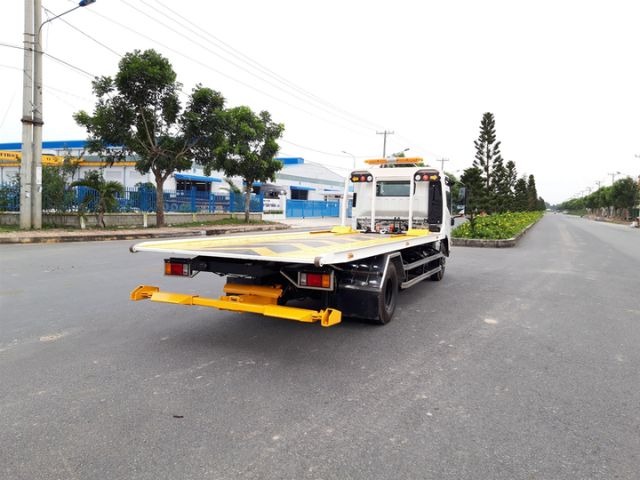 Giá xe cứu hộ 2 chức năng Isuzu sàn 6m4 Giá xe cứu hộ 2 chức năng Isuzu sàn 6m4