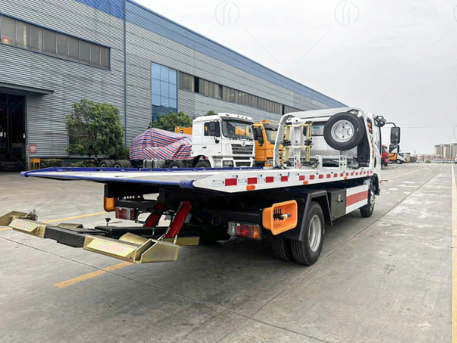 Xe cứu hộ giao thông Isuzu sàn 6m4 5T5 được đầu tư hệ thống cứu hộ chuyên dụng Xe cứu hộ giao thông Isuzu sàn 6m4 5T5 được đầu tư hệ thống cứu hộ chuyên dụng