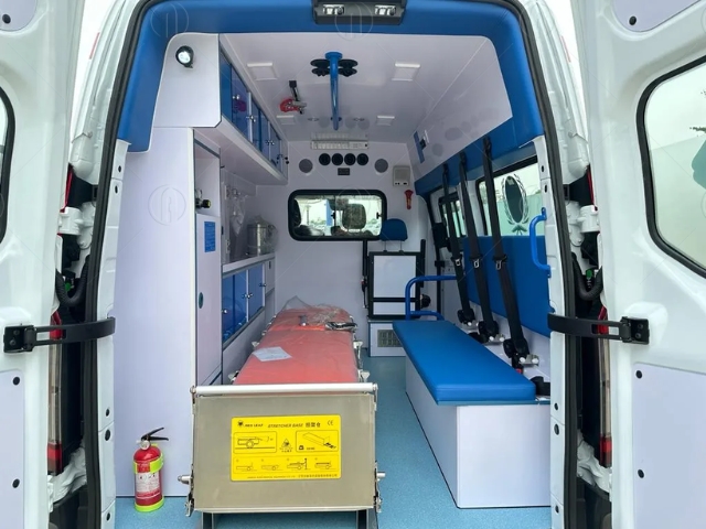 Khoang y tế được trang bị đầy đủ các trang thiết bị cần thiết Khoang y tế được trang bị đầy đủ các trang thiết bị cần thiết