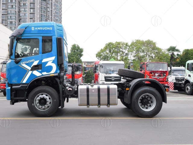 Xe đầu kéo Dongfeng X3 290HP màu xanh với đầy đủ tiện nghi