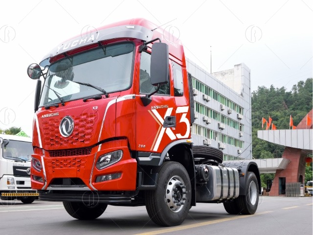 Xe đầu kéo Dongfeng X3 290HP 12 cấp được đánh giá cao nhờ khả năng vận chuyển linh hoạt