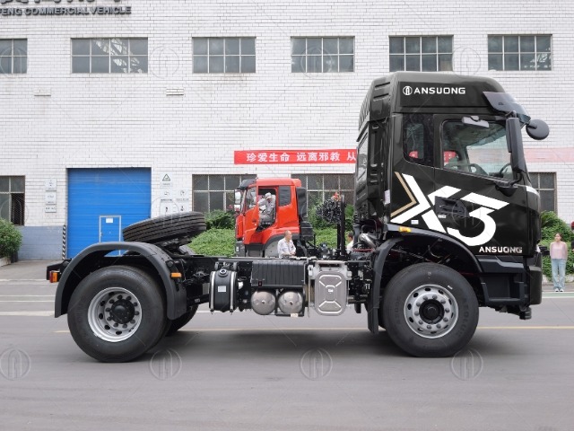 Xe đầu kéo Dongfeng X3 290HP 12 cấp có công năng cao với động cơ mạnh mẽ