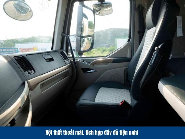 Cabin xe đầu k&eacute;o Chenglong H5 310HP 4x2 được thiết kế hướng đến sự thoải m&aacute;i v&agrave; tiện nghi