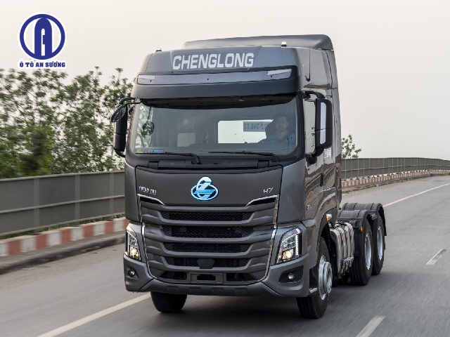 Giá xe đầu kéo Chenglong H7 445Hp ưu đãi nhất