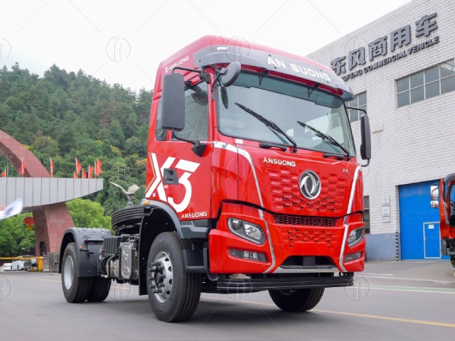 Đầu kéo Dongfeng X3 có ngoại hình mạnh mẽ, hiện đại