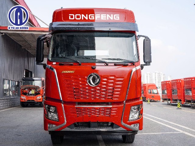 Xe Donfeng X7 màu đỏ chính diện