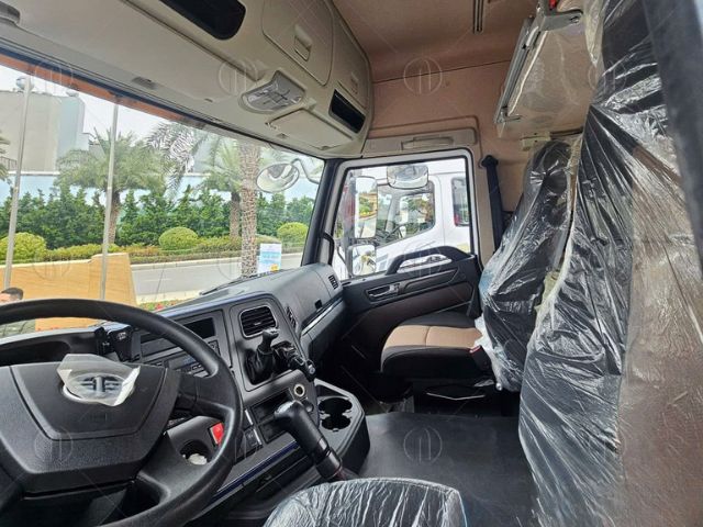 Nội thất Faw JH5 260HP tiện nghi mang lại sự thoải mái Nội thất Faw JH5 260HP tiện nghi mang lại sự thoải mái