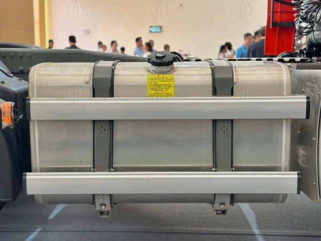 Hệ thống bình dầu kép nâng tổng dung tích lên 1100L Hệ thống bình dầu kép nâng tổng dung tích lên 1100L