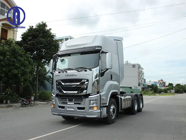 Xe đầu kéo Isuzu Giga