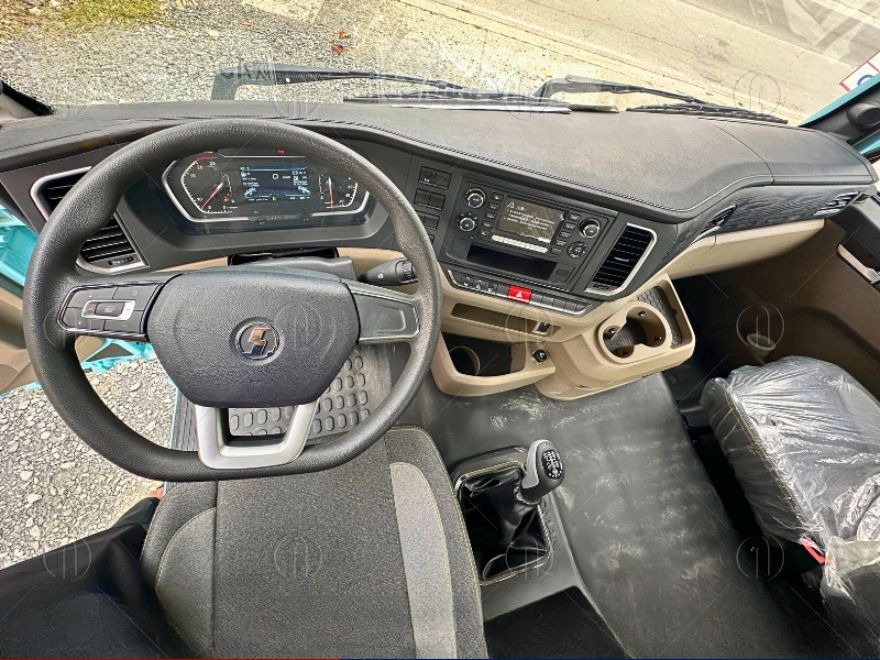 Shacman H3000s 270HP trang bị nội thất tiện nghi