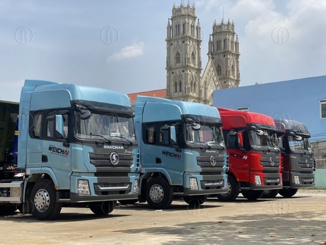 Cabin của Shacman X3000 460HP mang phong cách thiết kế rộng rãi