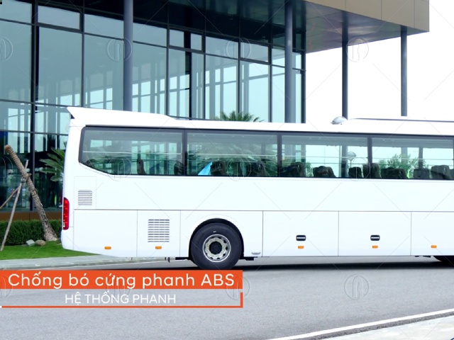 Trang bị hệ thống an toàn trên xe khách hyundai 47 chỗ