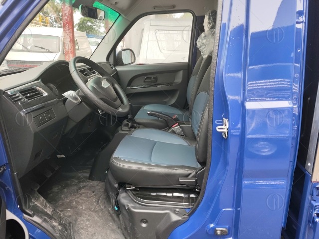Cabin của xe được thiết kế rộng rãi, tạo cảm giác thoải mái cho người sử dụng