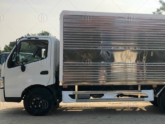 Xe tải Hino WU352L 4.5 tấn