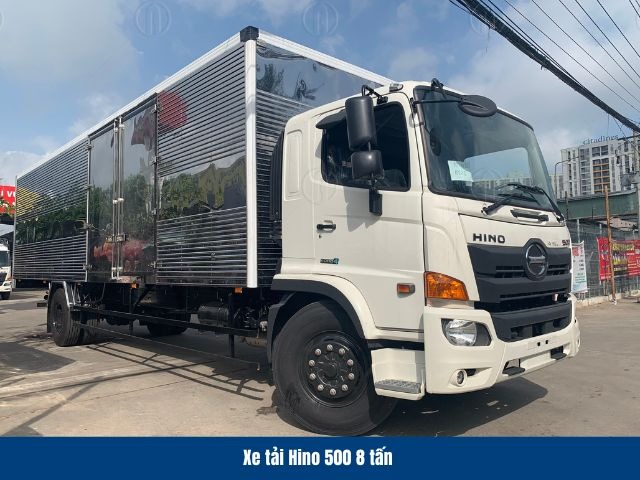 Hino 500 sử dụng động cơ Diesel cho c&ocirc;ng suất cực đại 180 PS