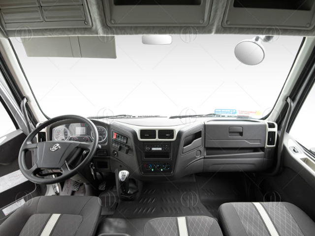 Cabin M3 trên xe tải thùng Chenglong 200HP mang phong cách châu Âu Cabin M3 trên xe tải thùng Chenglong 200HP mang phong cách châu Âu