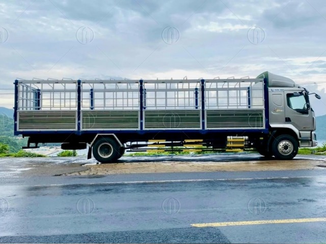 Thùng hàng xe tải chenglong m3 4x2 180hp thùng mui bạt bửng inox dài 9m9 Thùng hàng xe tải chenglong m3 4x2 180hp thùng mui bạt bửng inox dài 9m9