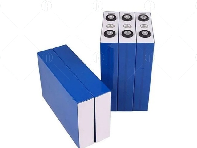 Hệ thống pin LFP c&oacute; dung lượng 41,86 kWh