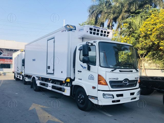 Xe tải đ&ocirc;ng lạnh trang bị th&ugrave;ng c&aacute;ch nhiệt đạt chuẩn v&agrave; m&aacute;y lạnh chuy&ecirc;n dụng
