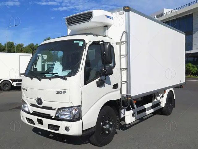 Xe tải đ&ocirc;ng lạnh Hino 1.9 tấn