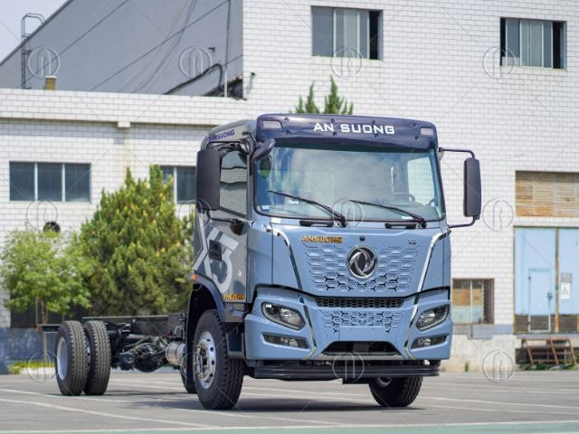 Xe tải Dongfeng X3 180HP chassis tải trọng 9T4 Xe tải Dongfeng X3 180HP chassis tải trọng 9T4