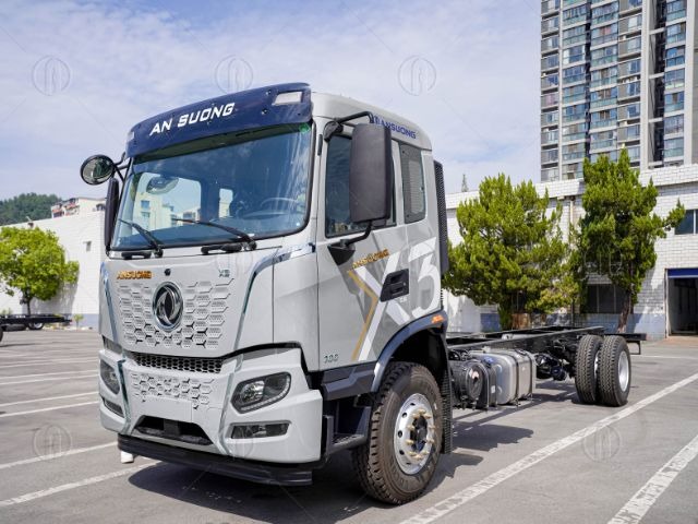 Xe tải Dongfeng X3 180HP thùng 10m màu xám