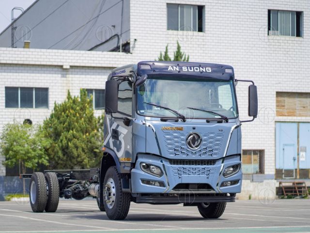 Xe tải Dongfeng X3 180HP thùng 8m2 màu xám xanh