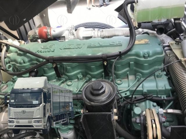 Động cơ CA6DH1-22E dung tích 5.7 lít của xe tải Faw J6L 220HP trên thùng mui bạt Động cơ CA6DH1-22E dung tích 5.7 lít của xe tải Faw J6L 220HP trên thùng mui bạt