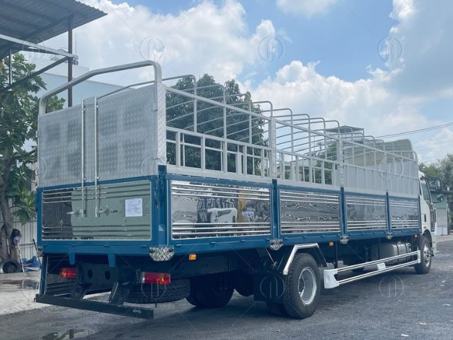 Xe tải Faw J6L 7.8 tấn 220HP sở hữu thùng hàng 9 mét 7 Xe tải Faw J6L 7.8 tấn 220HP sở hữu thùng hàng 9 mét 7