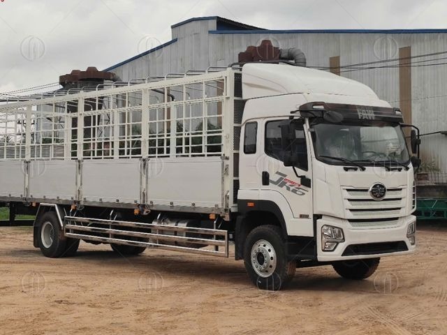 Thùng mui bạt được thiết kế vững chắc, an toàn khi di chuyển Thùng mui bạt được thiết kế vững chắc, an toàn khi di chuyển