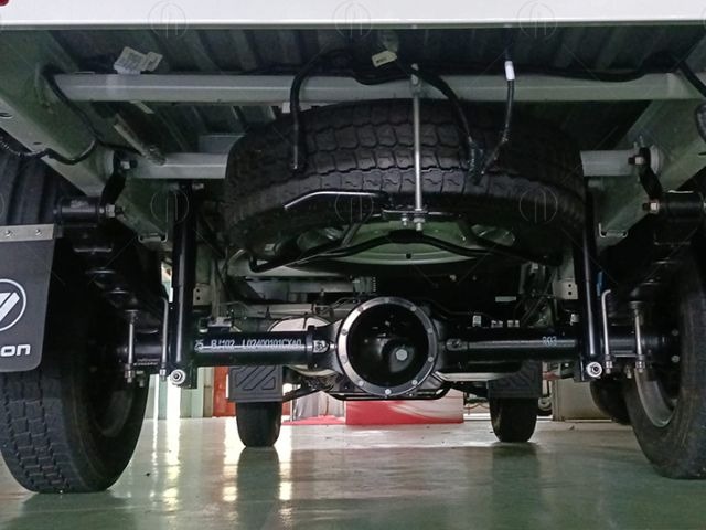 Khung gầm xe được chế tạo từ th&eacute;p cường lực vững chắc