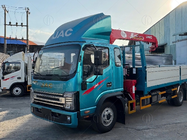 Mặt calang nổi bật cùng với logo Jac to bản dễ nhận diện thương hiệu Mặt calang nổi bật cùng với logo Jac to bản dễ nhận diện thương hiệu