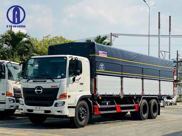 Xe tải Hino 15T7 thùng dài 7m7