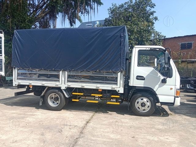 Khung gầm được làm từ từ thép chuyên dụng có thiết kế chữ I