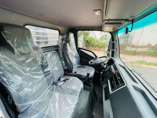 Cabin đầy đủ tiện nghi, thoải m&aacute;i khi di chuyển đường d&agrave;i