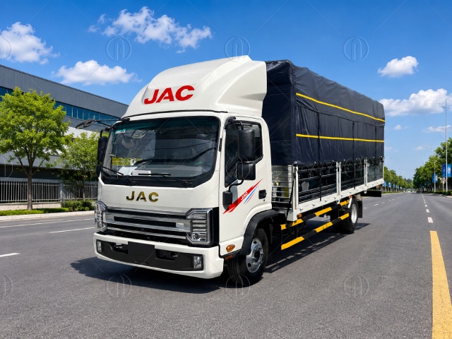 &Ocirc; t&ocirc; An Sương nhận đ&oacute;ng th&ugrave;ng xe tải Jac 2T4 N250SL E5 theo y&ecirc;u cầu