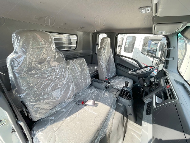 Tiện nghi tr&ecirc;n xe tải Jac N900 Plus E5
