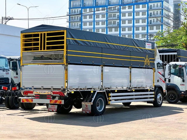 Th&ugrave;ng h&agrave;ng d&agrave;i 7m
