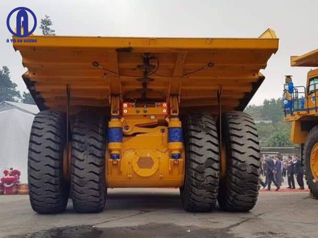  Xe tải lớn nhất Việt Nam bao nhiêu tấn