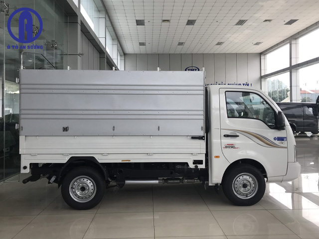 Thùng xe tải Tata 1T2 rộng rãi