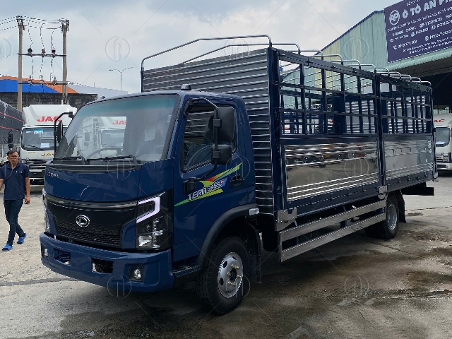 Xe tải Tera 345SL Plus thùng mui bạt bửng nâng mới Xe tải Tera 345SL Plus thùng mui bạt bửng nâng mới