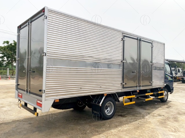 Thùng hàng Tera 345SL Plus E5 có  dung tích khoang hàng lên đến 28,2 m³ 